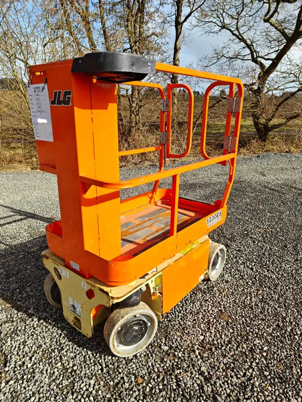 JLG 1230ES