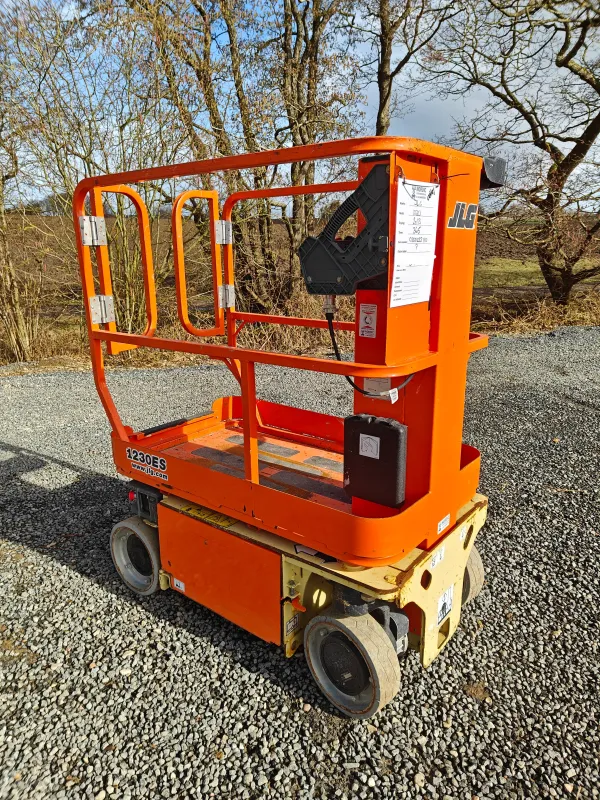 JLG 1230ES